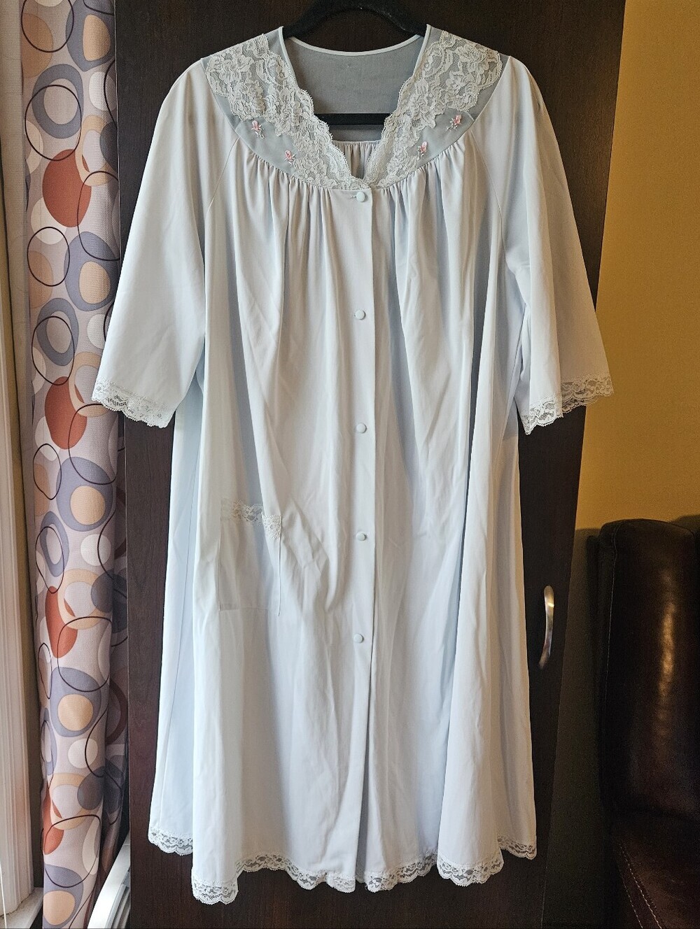 Vintage Shadowline Classic Offwhite Lace-Trim Women's Button Front Robe Size L